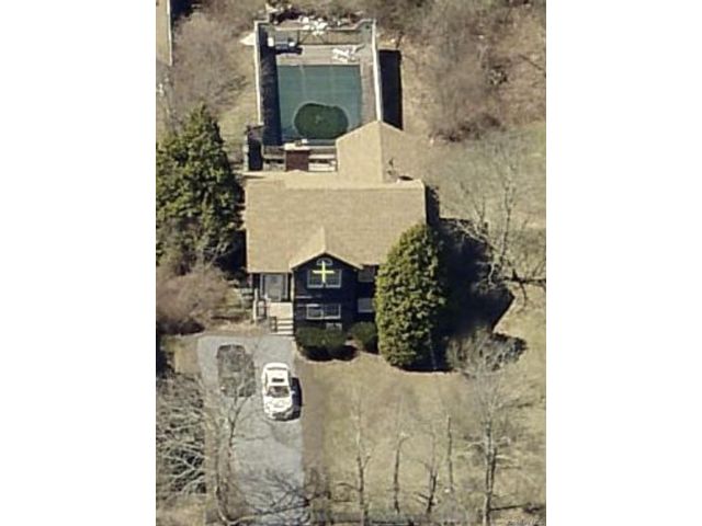  4 BR,  4.00 BTH &nbsp;Modern style home in Westhampton Beach