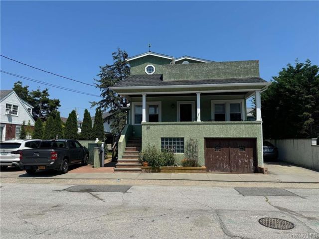  2 BR,  3.00 BTH &nbsp;A-frame style home in East Atlantic Beach