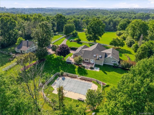  5 BR,  4.00 BTH &nbsp;Exp ranch style home in Campbell Hall