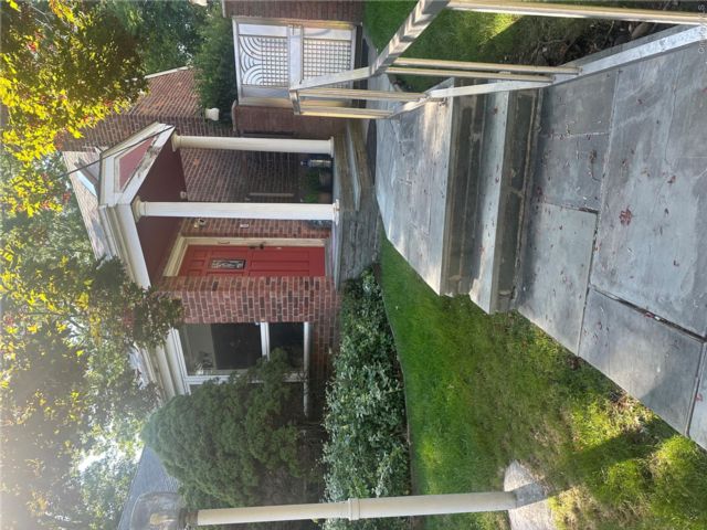  5 BR,  4.00 BTH &nbsp;Hi ranch style home in Holliswood
