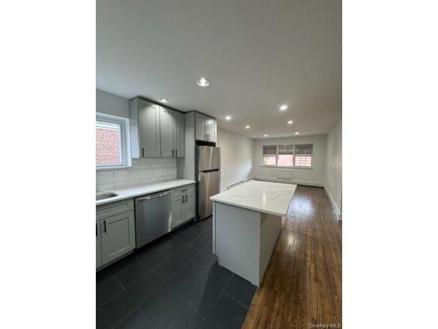  3 BR,  1.00 BTH &nbsp;Other style home in Esplanade