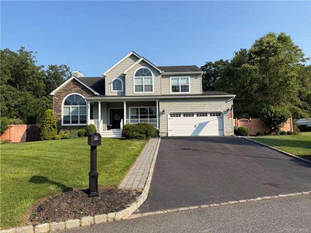  4 BR,  3.00 BTH &nbsp;Post modern style home in Miller Place