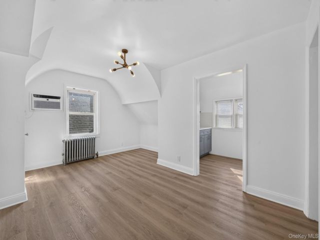  1 BR,  1.00 BTH &nbsp;Cape cod style home in Valley Stream