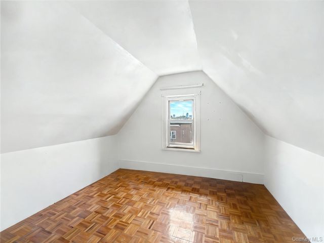 [PHOTO]