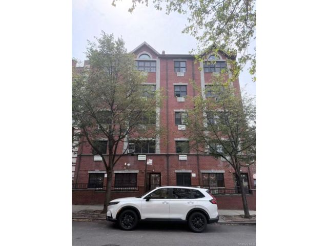 Studio,  0.00 BTH &nbsp;Mid rise style home in Briarwood