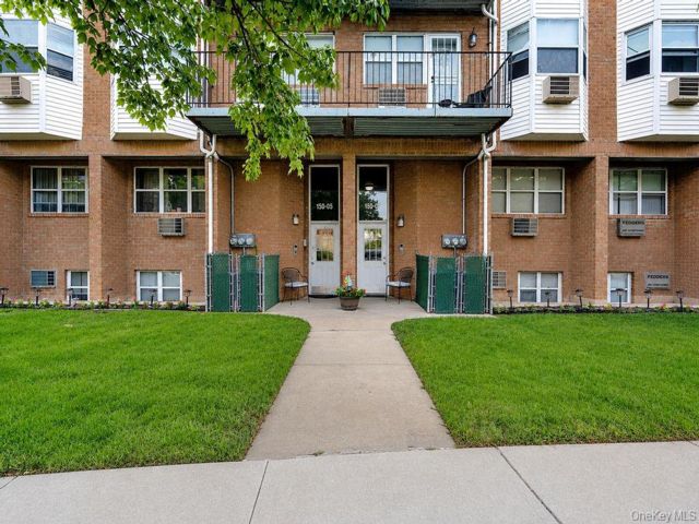 [Ozone Park Real Estate, listing number 7318247]