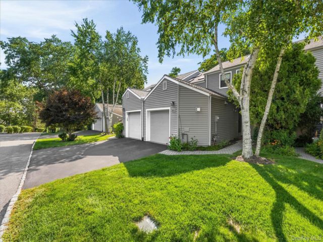  1 BR,  2.00 BTH &nbsp;Condo style home in Ossining
