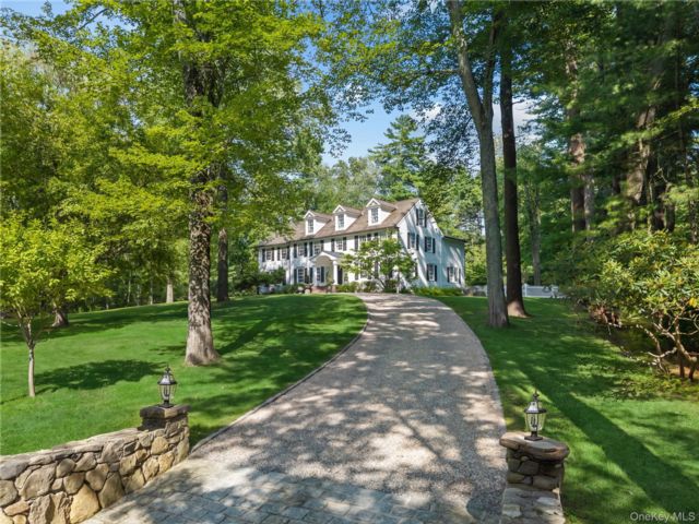  6 BR,  6.00 BTH &nbsp;Colonial style home in Bedford Hills