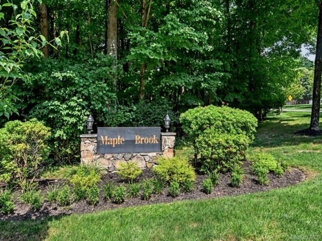 [Yorktown Heights Real Estate, listing number 7318286]