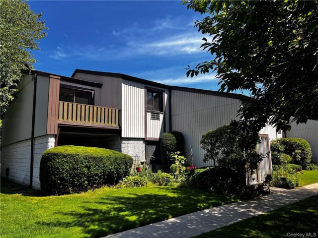  1 BR,  1.00 BTH &nbsp;Other style home in Ronkonkoma