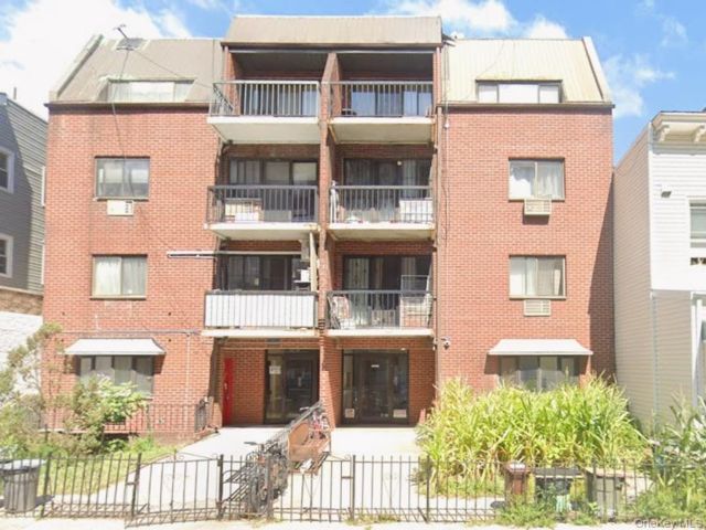 Studio,  1.00 BTH &nbsp;Condo style home in Woodside