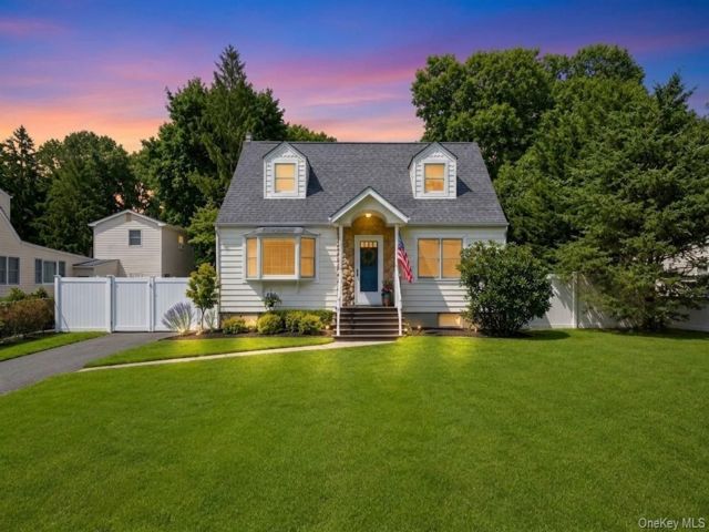 [Nesconset Real Estate, listing number 7318455]