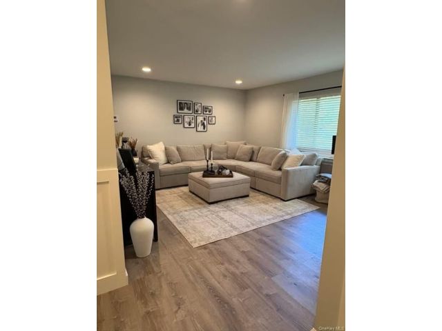 [Ronkonkoma Real Estate, listing number 7318502]