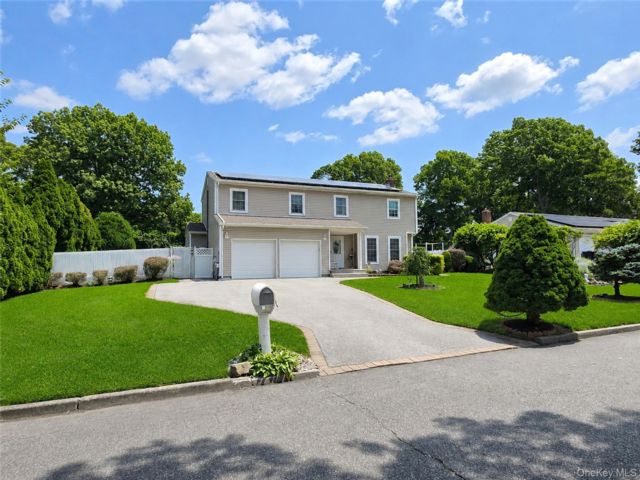 [Centereach Real Estate, listing number 7318582]
