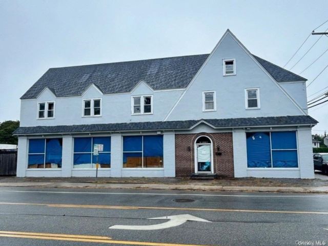 Studio,  0.00 BTH &nbsp;Commercial style home in Bay Shore