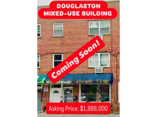  6 BR,  4.00 BTH &nbsp;House style home in Douglaston