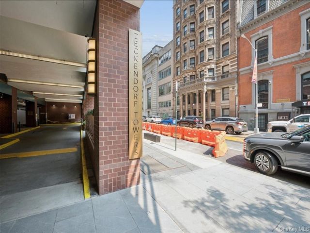  1 BR,  1.00 BTH &nbsp;High rise style home in New York (manhattan)