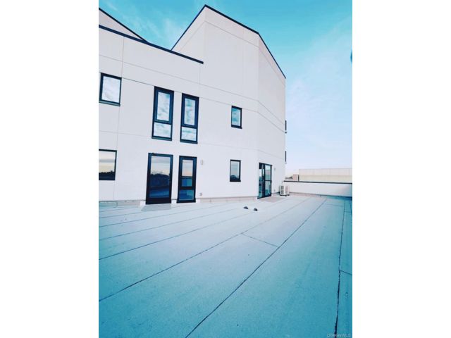 [PHOTO]