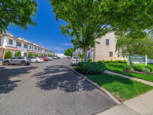  3 BR,  3.00 BTH &nbsp;Condo style home in Oceanside