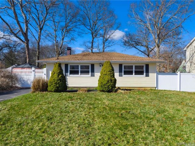 [Mastic Real Estate, listing number 7318811]