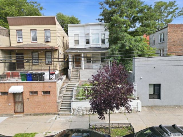 Studio,  0.00 BTH &nbsp;House style home in Woodlawn