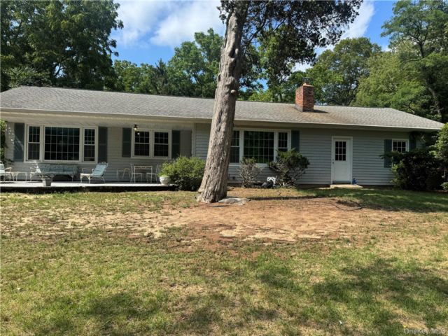  3 BR,  2.00 BTH &nbsp;Ranch style home in Middle Island