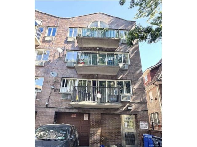 Studio,  0.00 BTH &nbsp;House style home in Jackson Heights