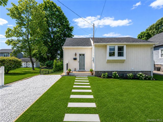 [West Babylon Real Estate, listing number 7318985]