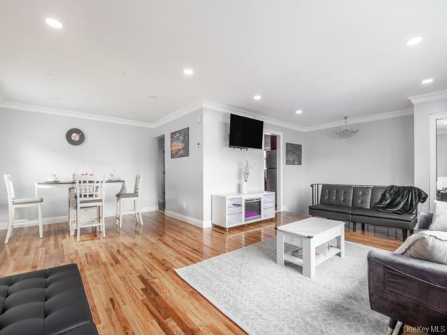  3 BR,  2.00 BTH &nbsp;Other style home in Springfield Gardens