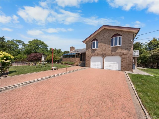 Studio,  0.00 BTH &nbsp;House style home in Shirley