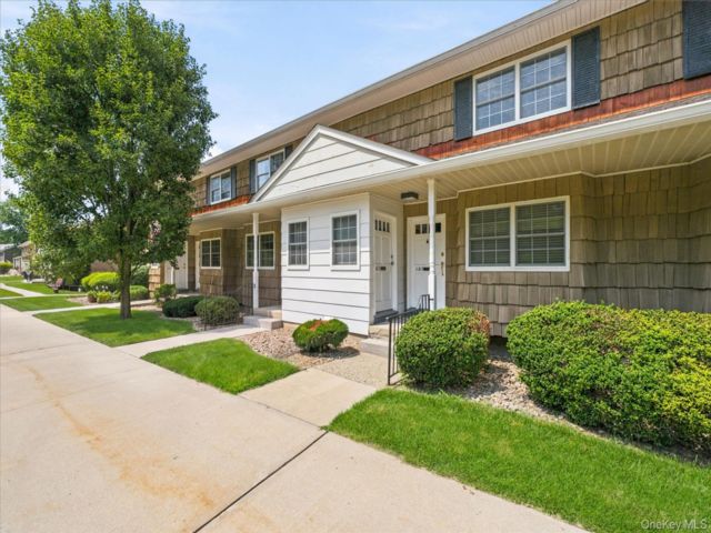  1 BR,  1.00 BTH &nbsp;Garden style home in Peekskill