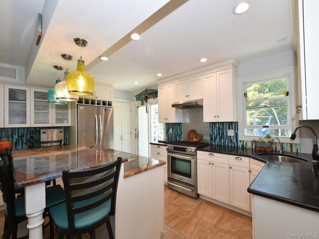 [PHOTO]
