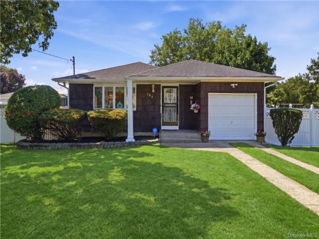 [Centereach Real Estate, listing number 7319139]