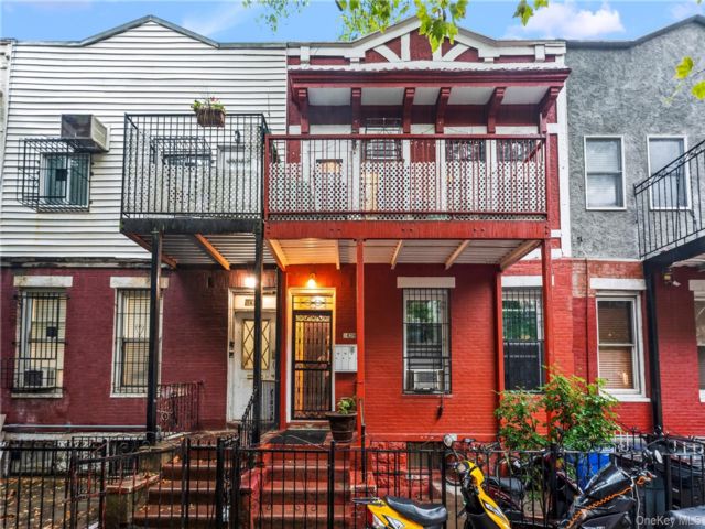 Studio,  0.00 BTH &nbsp;House style home in Boro Park