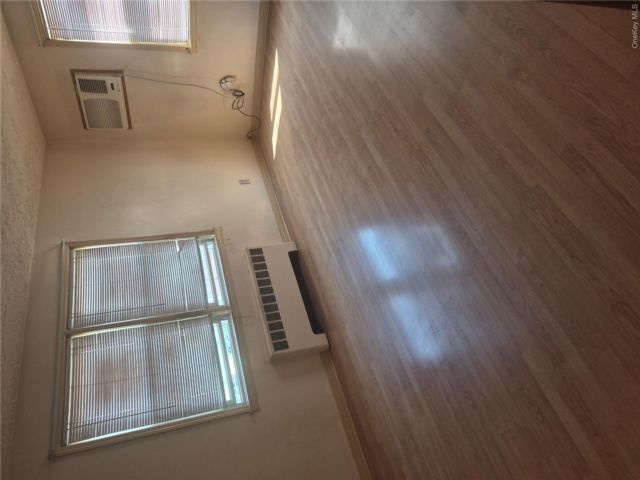 [PHOTO]