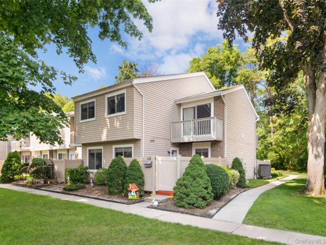  3 BR,  2.00 BTH &nbsp;Condo style home in Holbrook