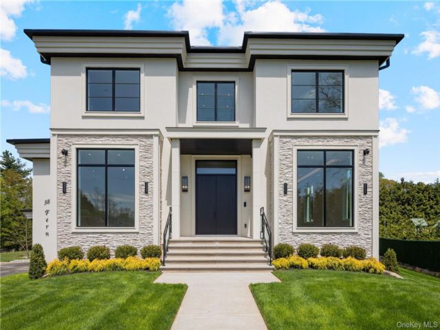 10 BR, 10.00 BTH &nbsp;Estate style home in Monsey