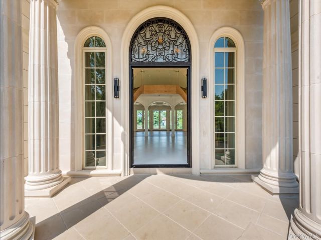 [PHOTO]