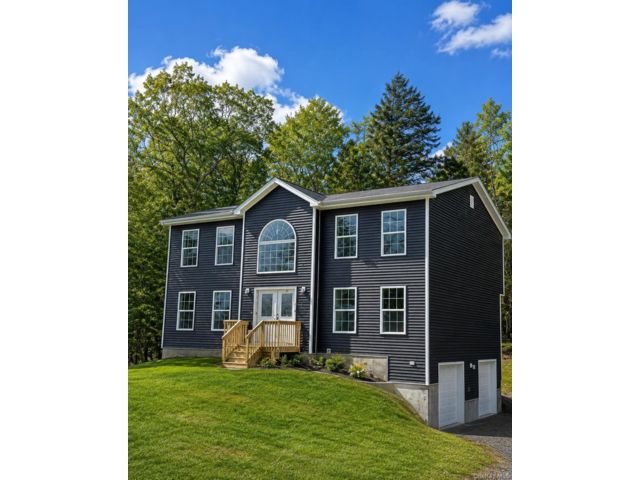  5 BR,  3.00 BTH &nbsp;A-frame style home in Liberty