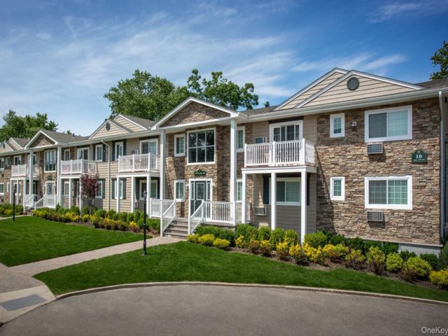  2 BR,  1.00 BTH &nbsp;Other style home in Patchogue