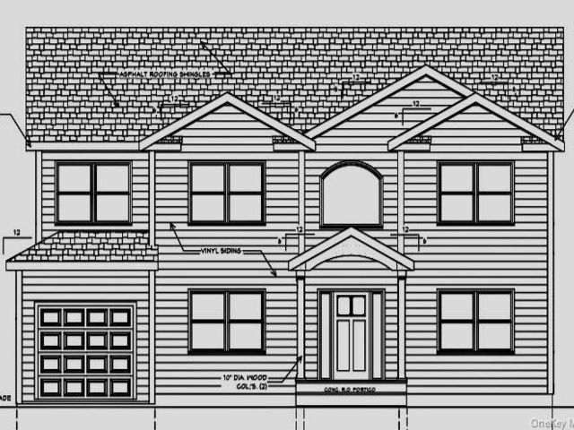  5 BR,  3.00 BTH &nbsp;Colonial style home in Farmingdale