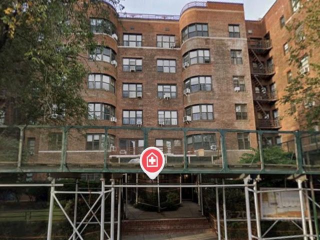 Studio,  0.00 BTH &nbsp;House style home in Forest Hills