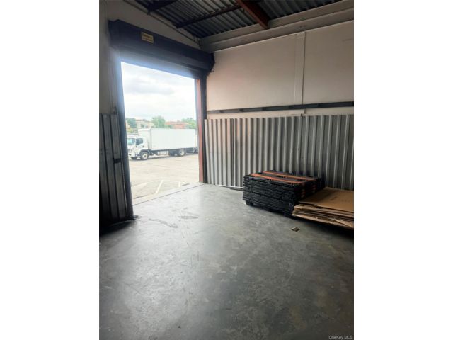 [PHOTO]