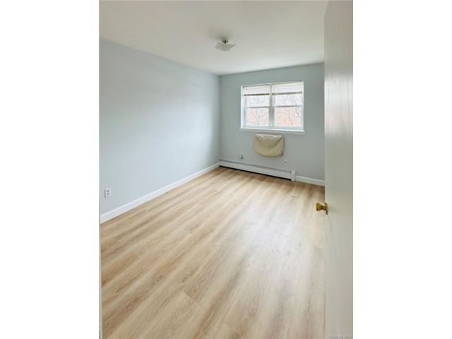  2 BR,  1.00 BTH &nbsp;House style home in Bayside