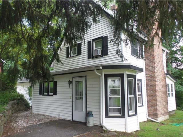  5 BR,  3.00 BTH &nbsp;Farmhouse style home in Thiells