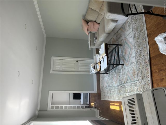  1 BR,  1.00 BTH &nbsp;Mid rise style home in Riverdale