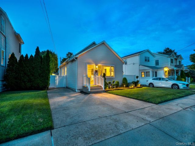 [East Rockaway Real Estate, listing number 7319554]
