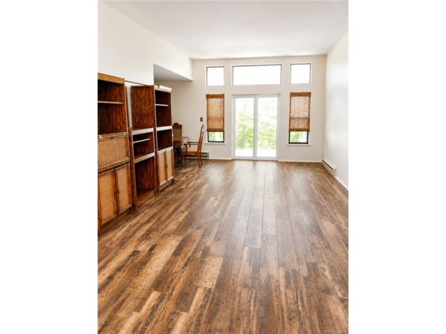 [PHOTO]