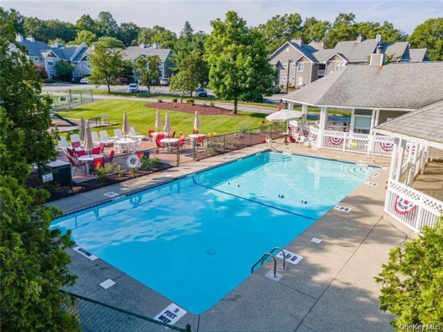 3 BR,  2.00 BTH &nbsp;Garden style home in Monroe