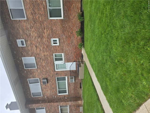 [Smithtown Real Estate, listing number 7319620]